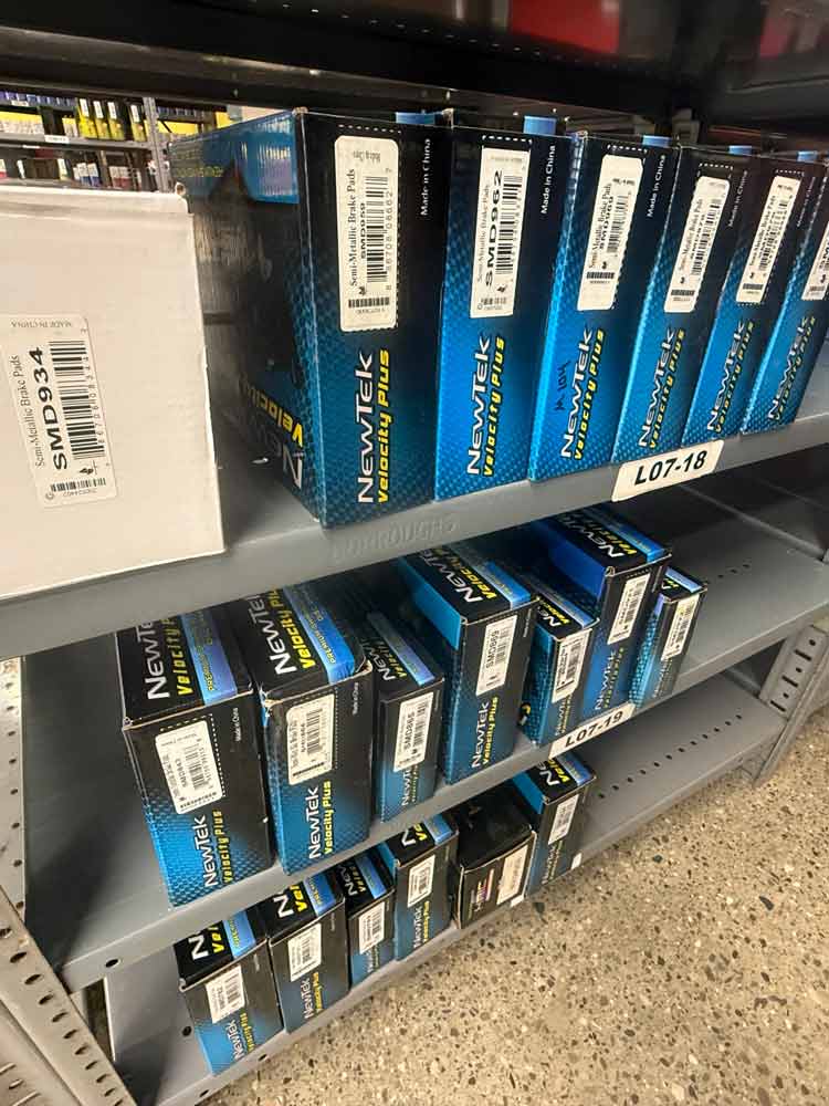 Semi-metallic brake pads